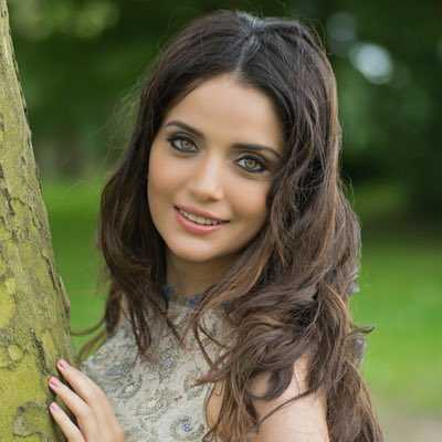 Armeena Khan joins hands with Human Relief Foundation to help Syrian Refugees