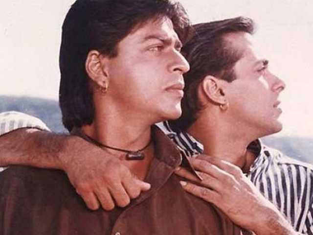 Watch Video: Salman Khan & Shah Rukh Khan recreate Karan Arjun memories!
