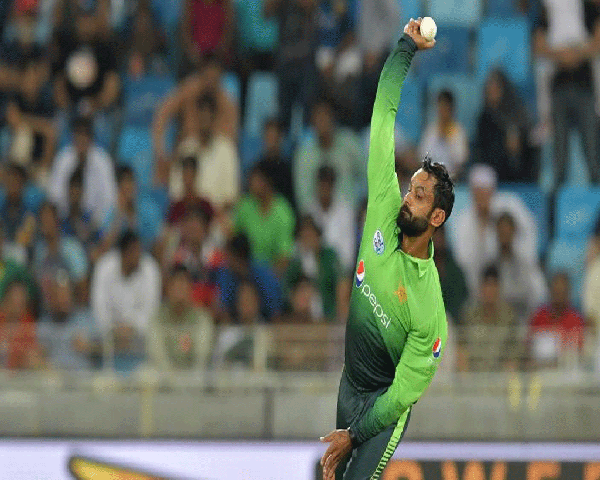 Mohammad Hafeez cleared to bowl in international cricket