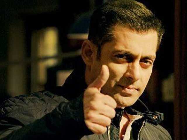 Salman Khan back in Mumbai after suffering injury on Bharat sets