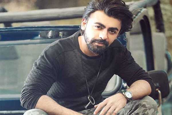 Farhan Saeed has a message for Pakistanis, Celebrities Or Otherwise!