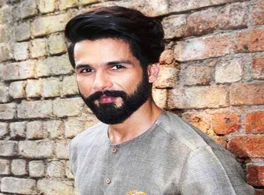 Bollywood star Shahid Kapoor is the latest casualty of FIFA world cup!