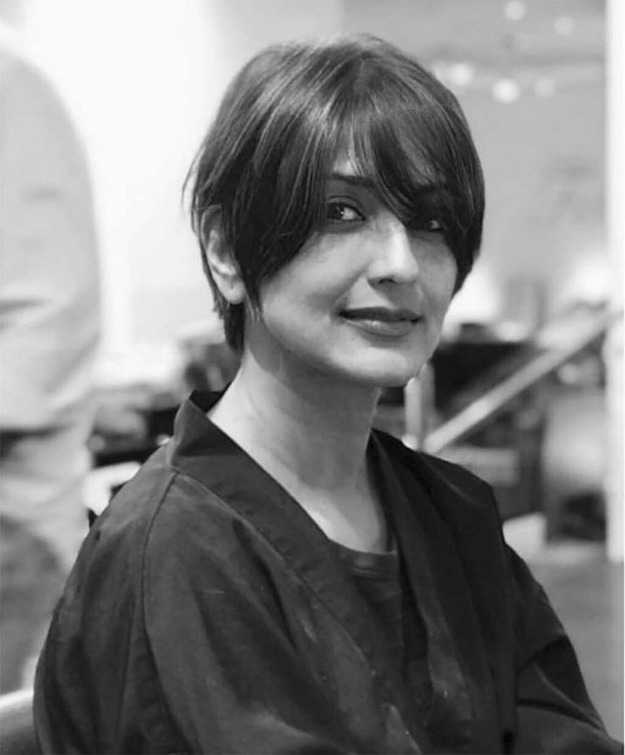 Sonali Bendre shares her new hairdo, looking confident in her battle against cancer.