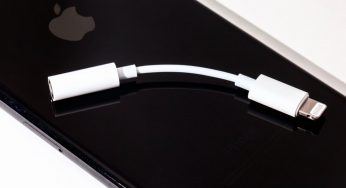 Apple will not include headphone dongle with new IPhone purchase