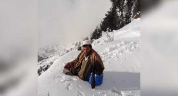 Polio worker who walks through waist-high snow, is the new national hero!