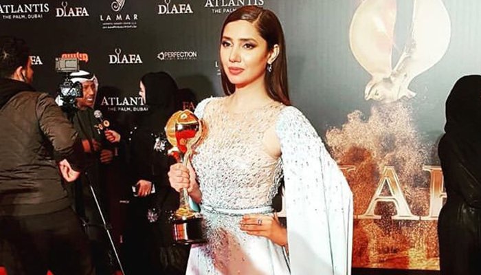 Mahira Khan honoured with the Distinctive International Arab Festivals Awards (DIAFA)