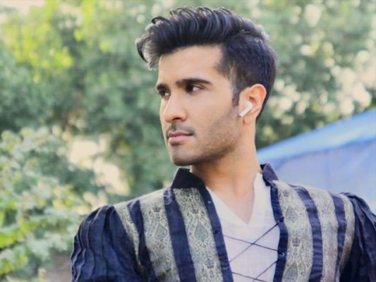 Feroze Khan adds some sizzle to Women’s Day!
