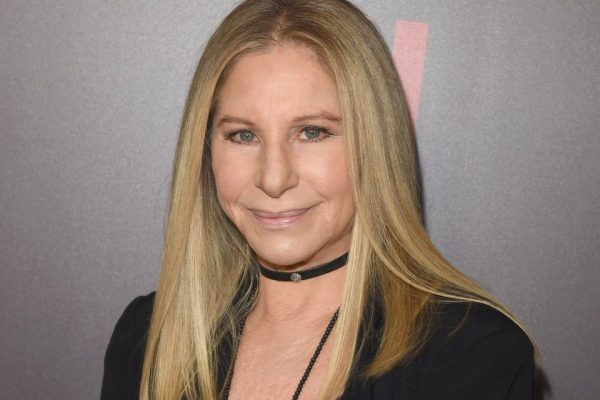 Barbra Streisand apologizes for comments on Michael Jackson accusers