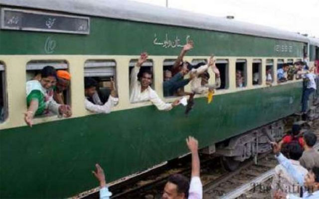 Pakistan Railways announces 5 special trains for Eid