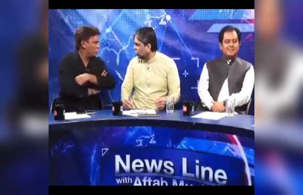 PTI leader Masroor Siyal assaults President Karachi Press Club Imtiaz Khan Faran during a live TV talk show