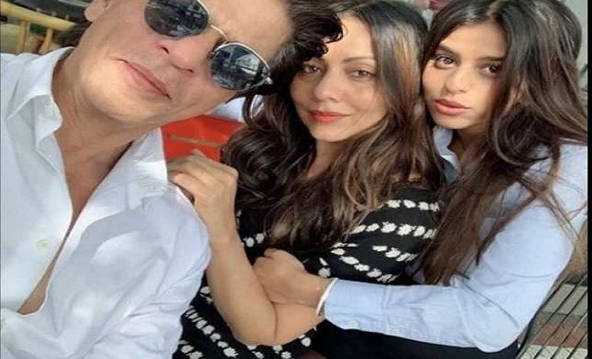 Shahrukh Khan’s Daughter Suhana Graduates As Her Parents Attend the Ceremony