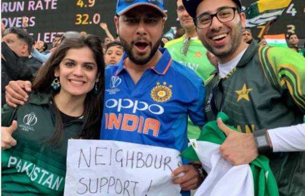indian_supporter_for_PAK_620x400
