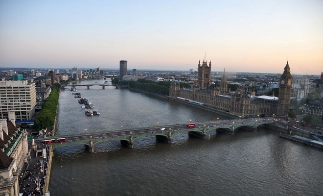 1280px-River_Thames_and_Westminster_Bridge_London-17Aug2009-e1390500119933