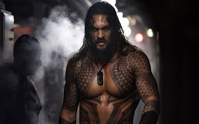 Aquaman star Jason Momoa gets body-shamed for “dad bod”