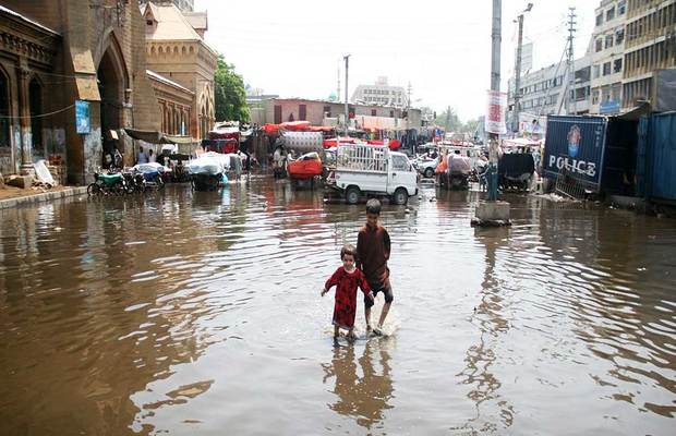 Karachi-rain21_620x400