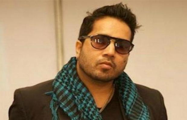 Mika Singh Can Now Perform in India, Thanks to His Apology