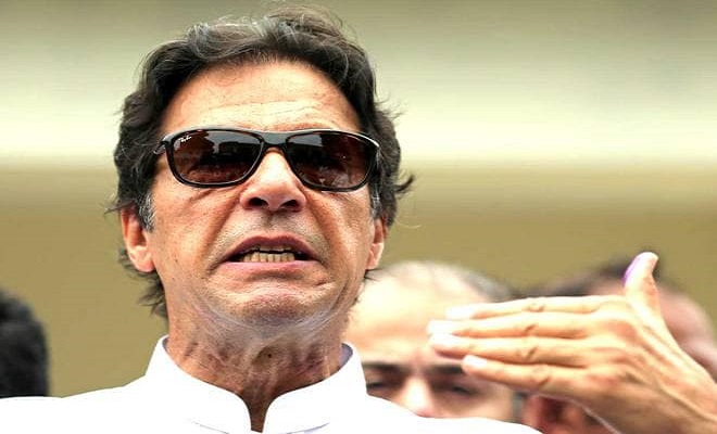 Imran Khan breaks the dye after enforcing his will