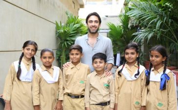Ali_Rehman_Khan_with_TCF_Kids
