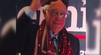 Bernie Sanders Dons a Sindhi Ajrak and Topi