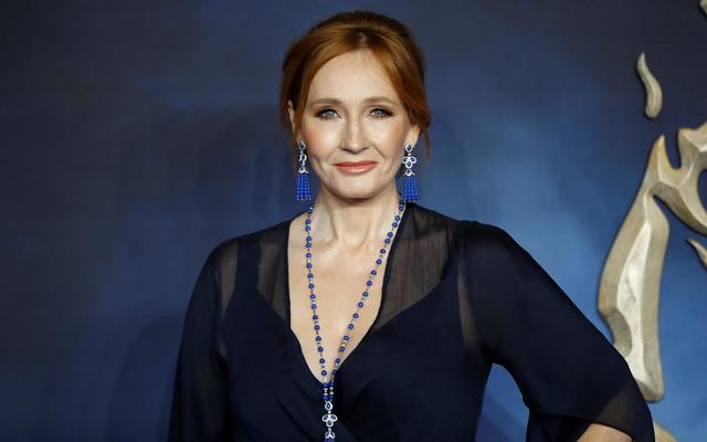 jkrowling-inpictures-4-17-19-057_640x400