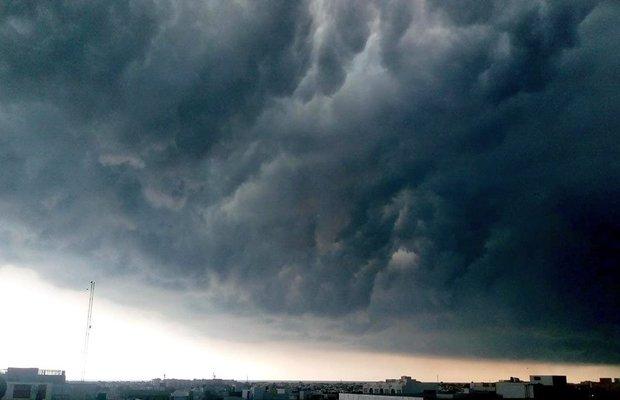 Karachi Rain: Lightening strike captured on camera