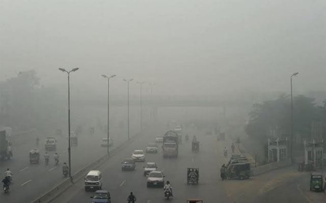 Schools to remain closed on Thursday amidst thick smog in Lahore