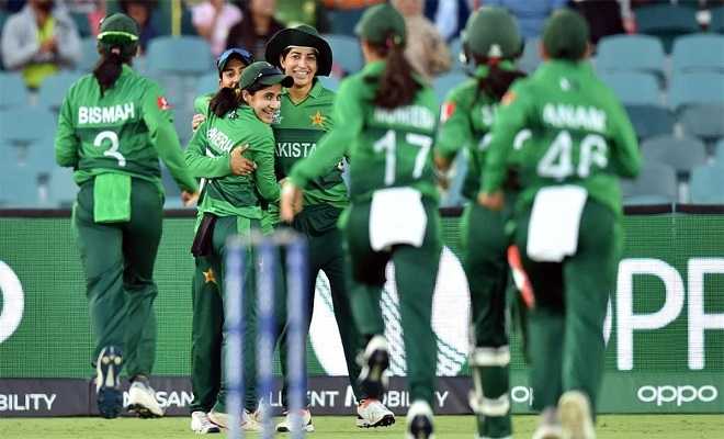 WWT20: Dominant England crush Pakistan