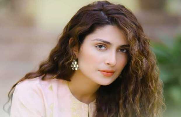 I am fearful of more suicide attempts by the people than coronavirus: Ayeza Khan