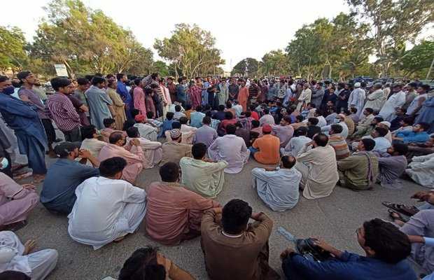 Hundreds of PSM worker protest