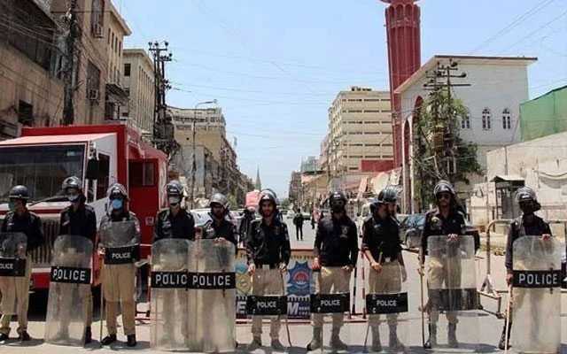 Commissioner Karachi asks office-goers in lockdown areas to take two-week leave