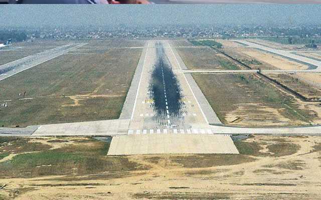 lahore airport runway closed