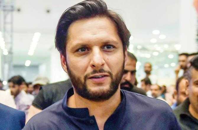 Shahid Afridi will Help Restore the Only Public Library of Tank, KPK