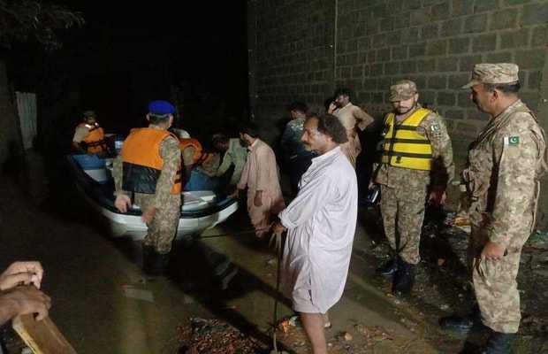 COAS directs Karachi Corps to step up flood relief operations