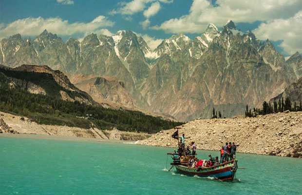 10 tourists test positive for COVID-19 in Hunza