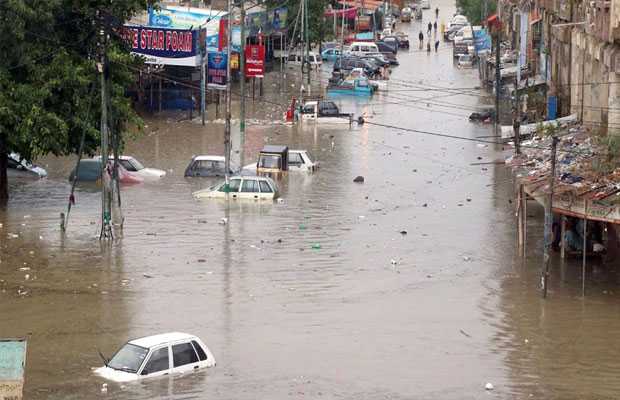 #KarachiRain: Sindh government declares emergency across the province