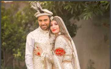 Singer Haroon Rashid with wife