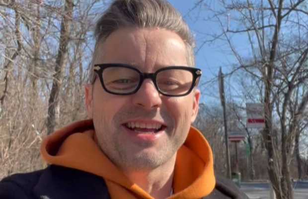 Akcent Gives his Own Twist to Viral ‘#PawriHoriHai’ Trend