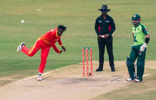 Zimbabwe thrash Pakistan batting lineup while chasing 119-run target