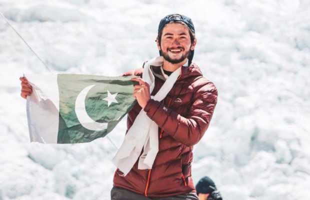 Shehroz Kashif,19, becomes the youngest Pakistani to summit Mount Everest