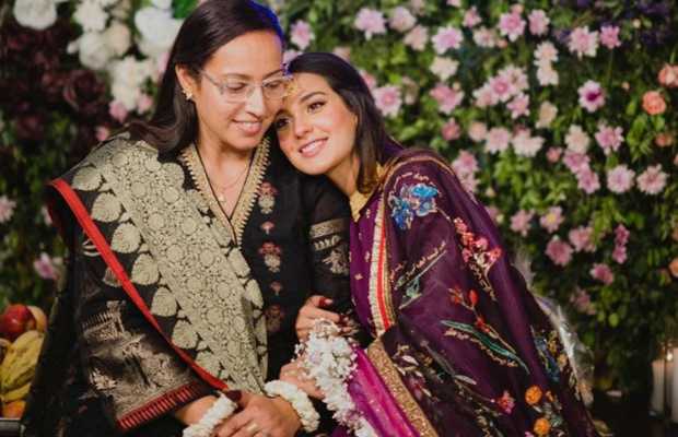 Iqra Aziz pens down khaas note this Mother’s Day!