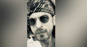 Shah Rukh Khan wishes fans Eid Mubarak along with a monochrome photo
