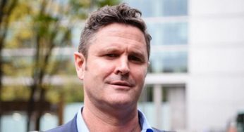 Chris Cairns paralysed after suffering a stroke during heart surgery