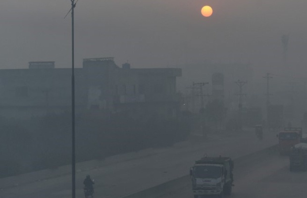 Lahore smog worsens