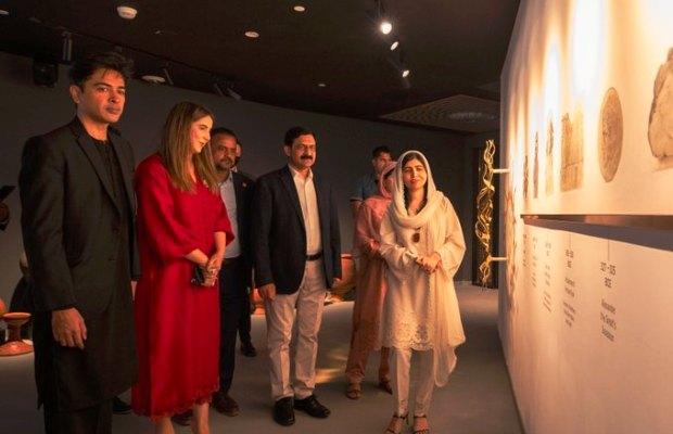 Malala visits Pakistan Pavilion