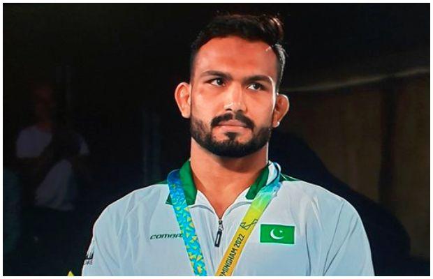 Inam Butt wins Silver medal
