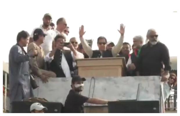 PTI Long March Day 2: Imran Khan along with marchers starts rallying at Lahore’s Shahdara