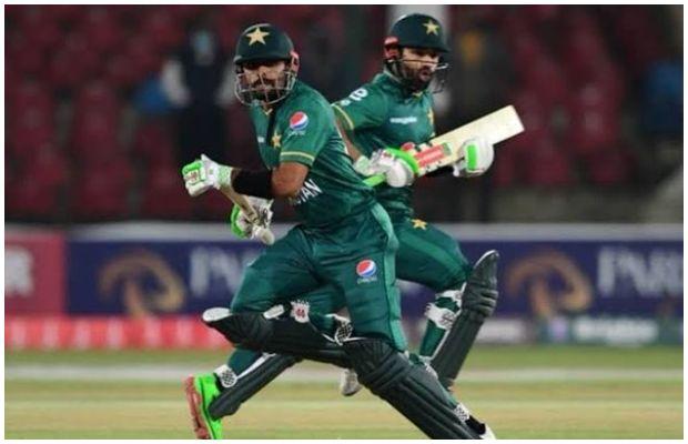 #T20WorldCup: Pakistan books place in final by thrashing New Zealand by 7 wickets