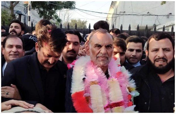 Azam Swati released from Islamabad sub-jail