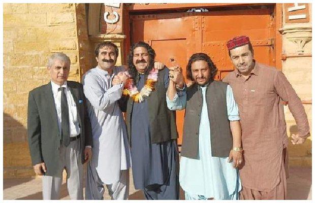 PTM leader and MNA Ali Wazir released from Central Jail Karachi