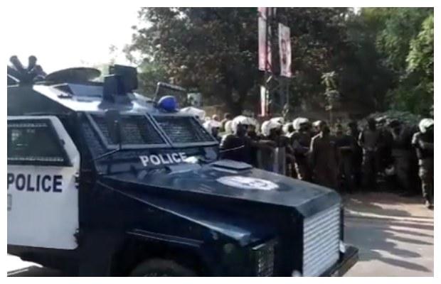 Will Imran Khan be arrested? Heavy contingent of police reaches Zaman Park, Lahore